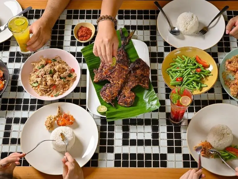 Review Restoran Kuliner Asia Modern Estetik Paling Hits