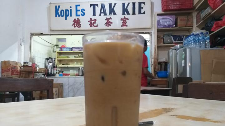 Review Kopi Es Tak Kie Glodok Rasa yang Tak Berubah